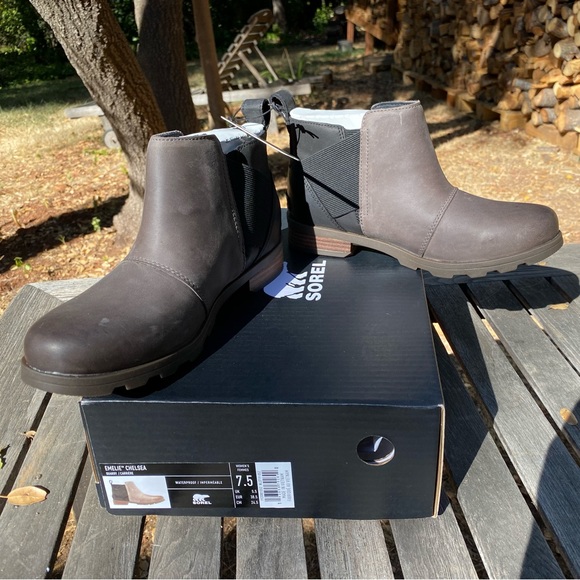 NWT Sorel Emelie Chelsea Boot - Picture 8 of 14